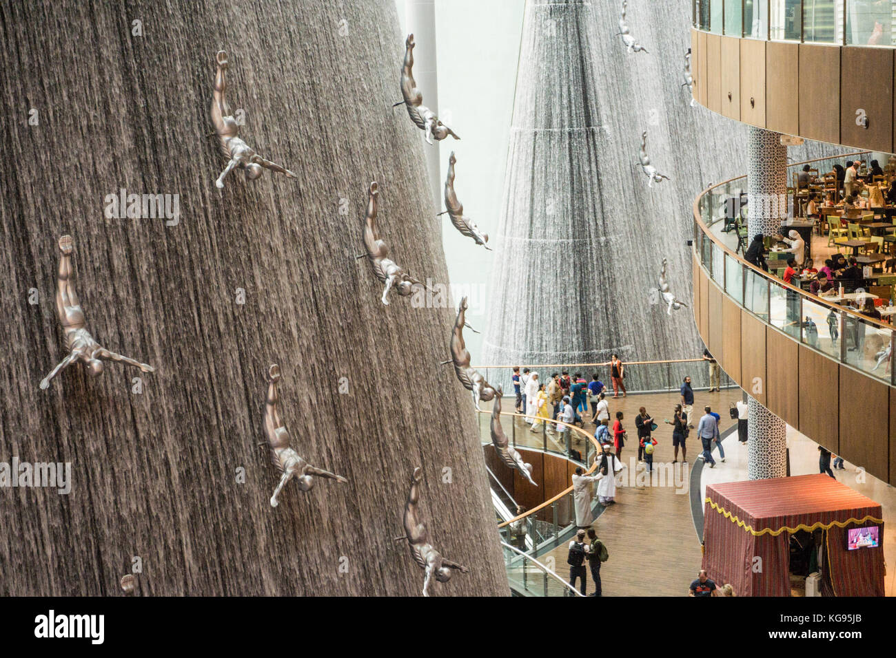 Indoor waterfall dubai mall hires stock photography and images Alamy