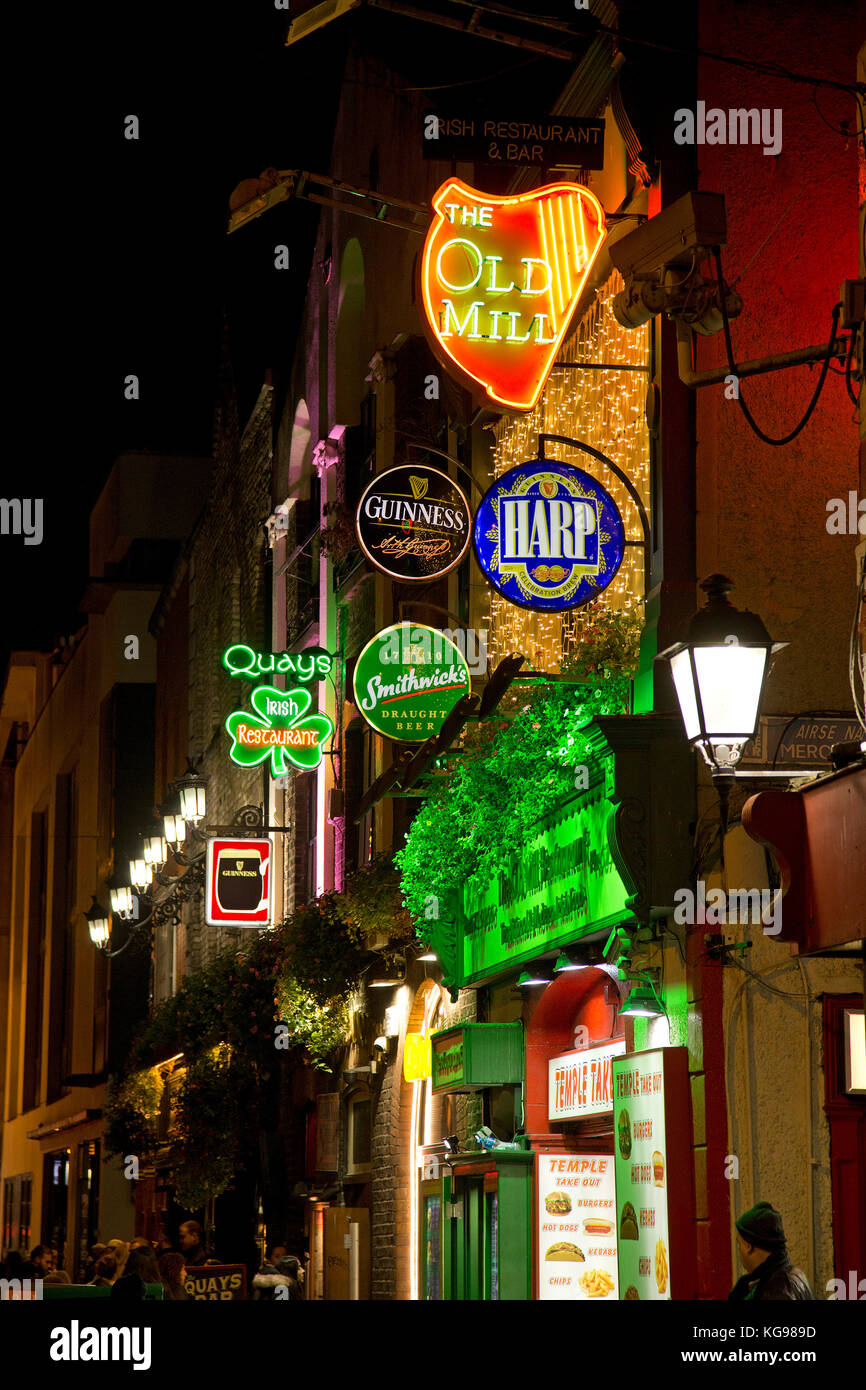 Blue light bar dublin hires stock photography and images Alamy