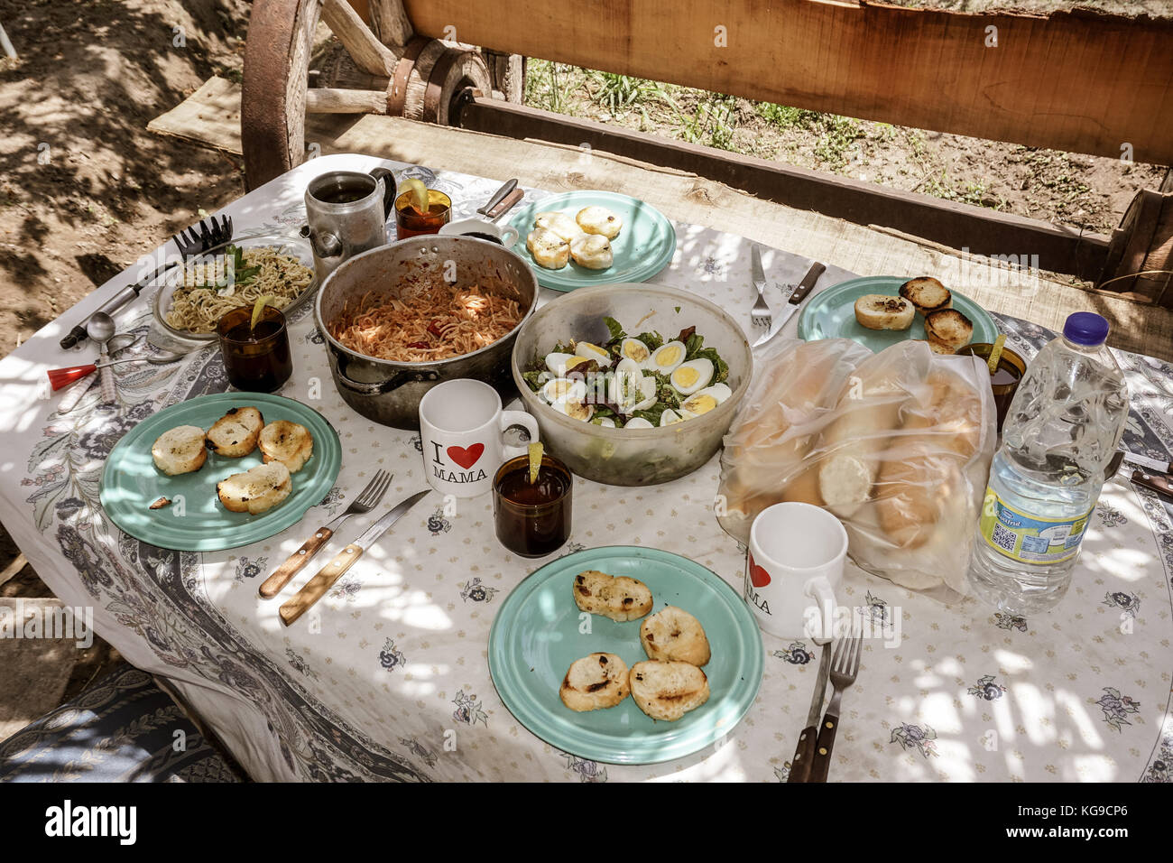 I cook an entire meal for all the volunteers Stock Photo - Alamy