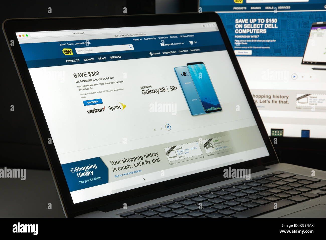 Best buy logo electronic store hi-res stock photography and images 