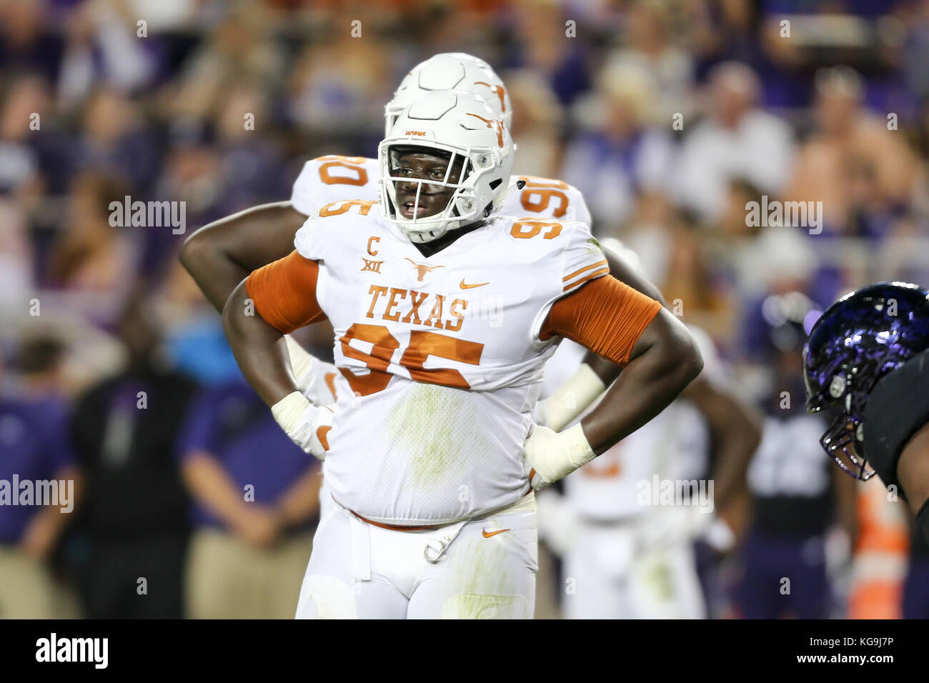 Fort Worth, Texas, USA. 4th Nov, 2017. University of Texas DL Poona Ford (95)during the game between The University of Texas and Texas Christian University at Amon G. Carter Stadium in Fort Worth, Texas. Tom Sooter/CSM/Alamy Live News Stock Photo