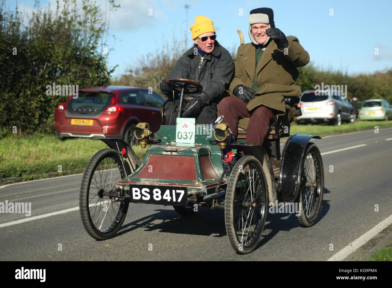 Sussex, UK. 5th Nov, 2017. Hundreds of pre-1905 veteran motor cars take part in the annual London to Brighton Run.Pictured is a Clement from 1900. Credit: Roland Ravenhill/Alamy Live News Stock Photo