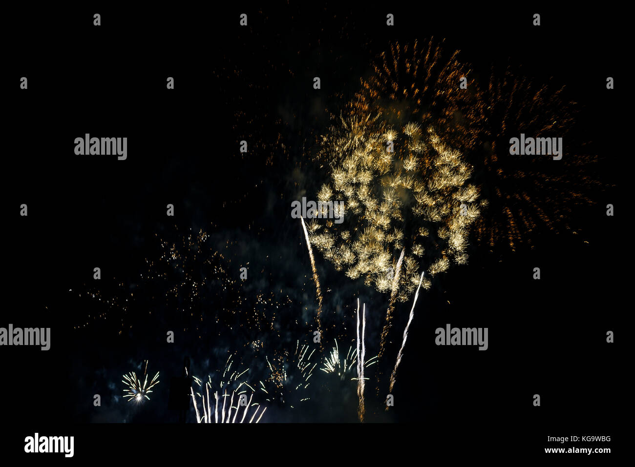 London, UK. 5th Nov, 2017. Hundreds attended Guy Fawkes Night free