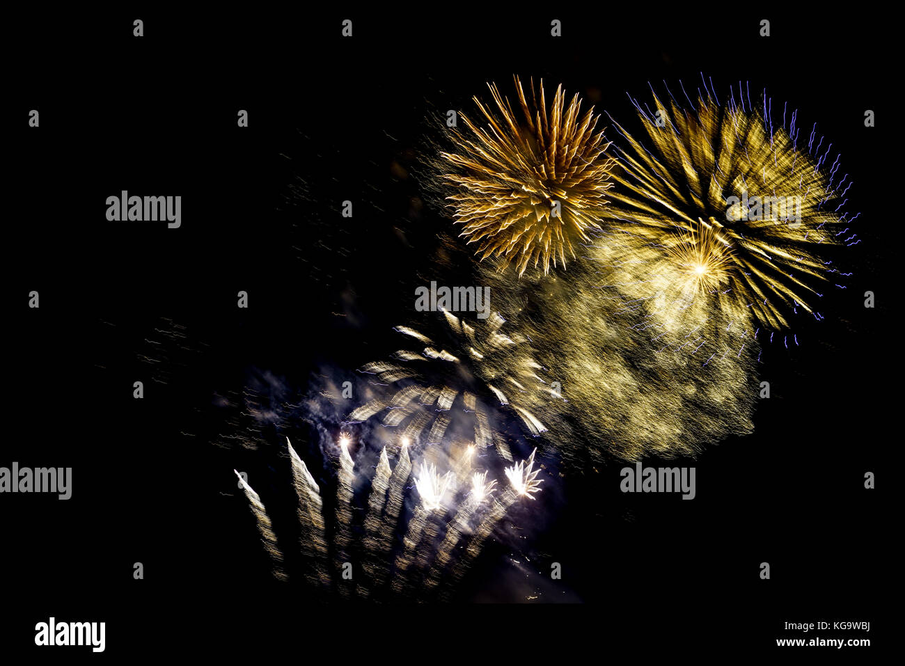 London, UK. 5th Nov, 2017. Hundreds attended Guy Fawkes Night free