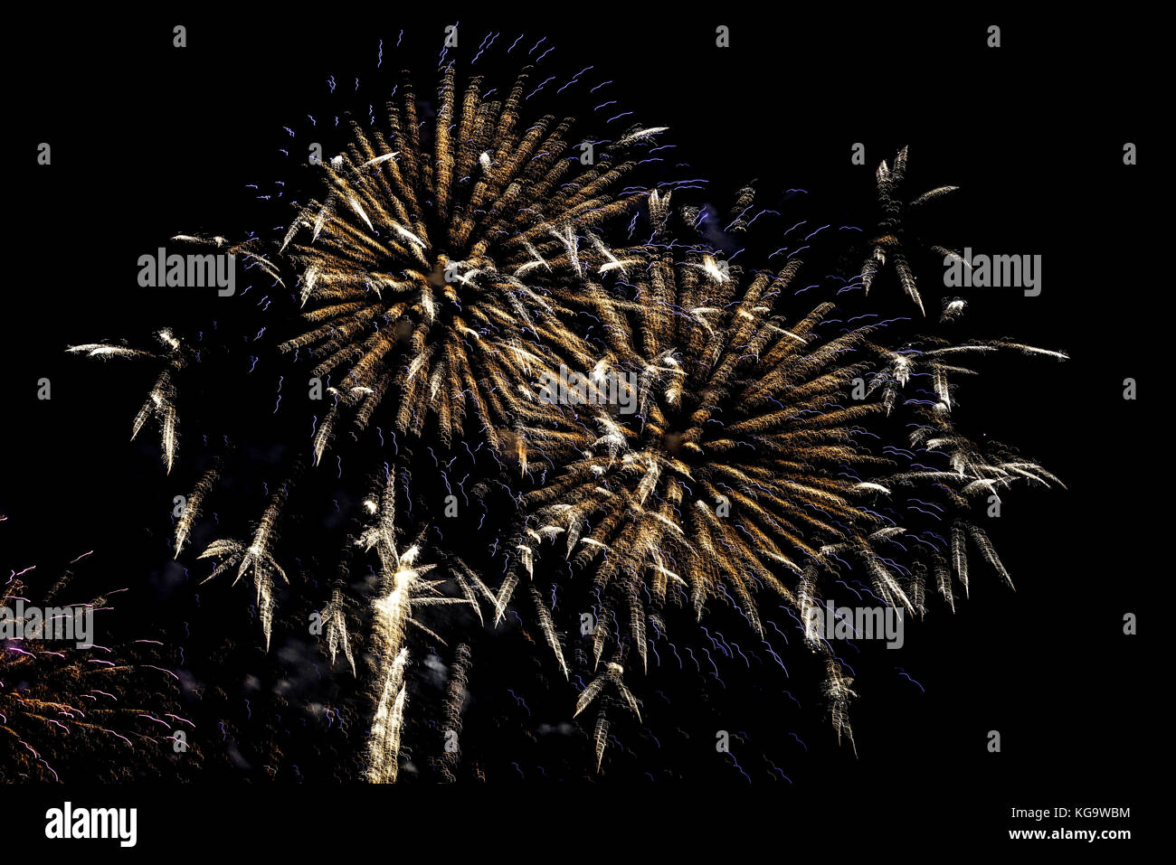 London, UK. 5th Nov, 2017. Hundreds attended Guy Fawkes Night free