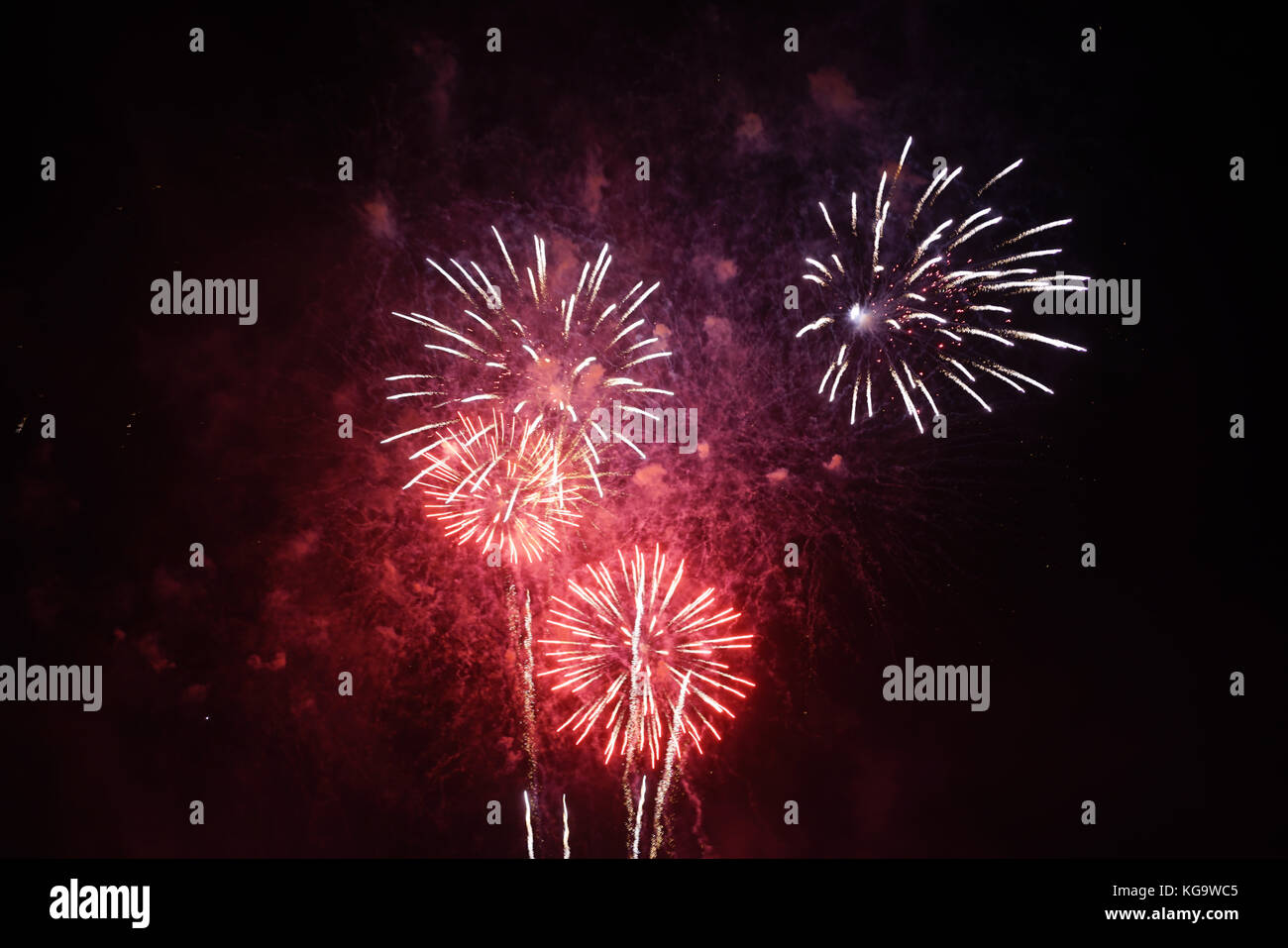 London, UK. 5th Nov, 2017. Hundreds attended Guy Fawkes Night free