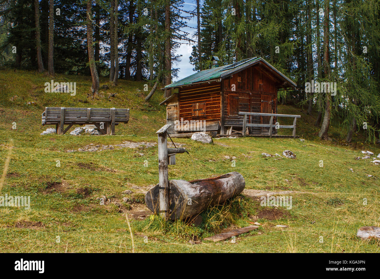Wooden cabin in Cortina D'Ampezzo, Dolomites, Italy Stock Photo - Alamy