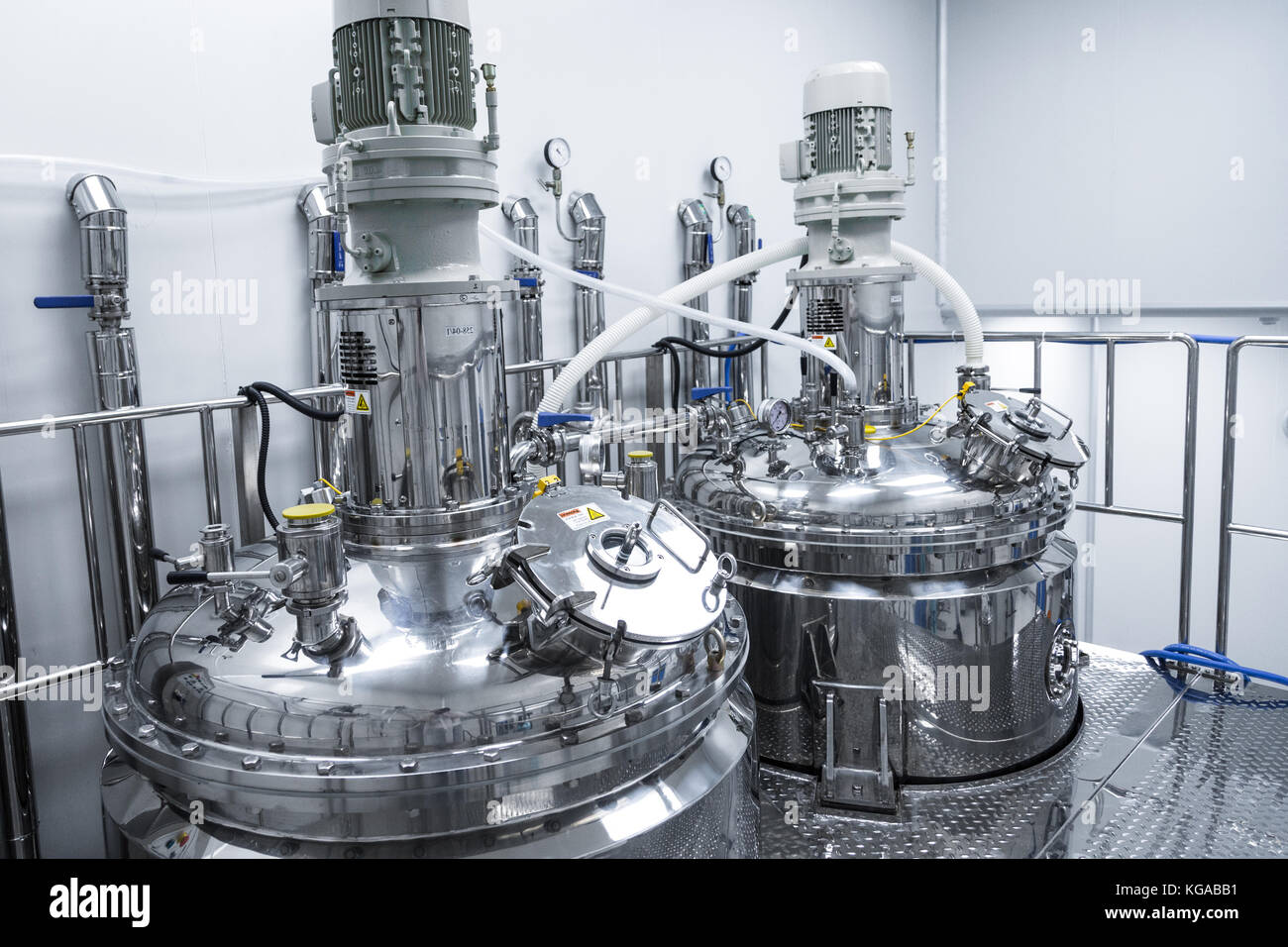 sterile production of medical drugs Stock Photo Alamy