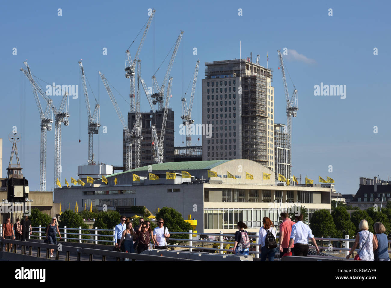 Cranes being used for Southbank Place, the new mixed residential housing, offices and retail spaces being developed on the South Bank near Waterloo Ra Stock Photo