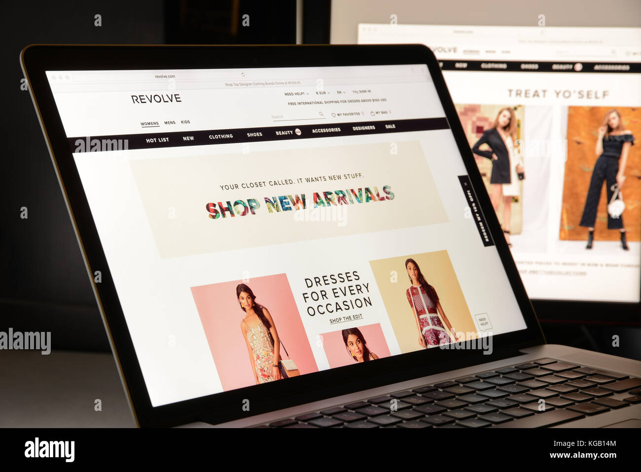 revolve clothing website
