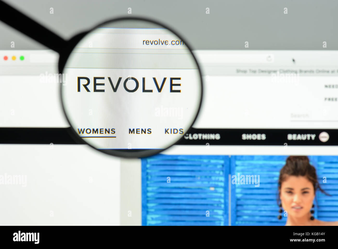 Revolve Website Revolve store hi-res stock photography and images - Alamy