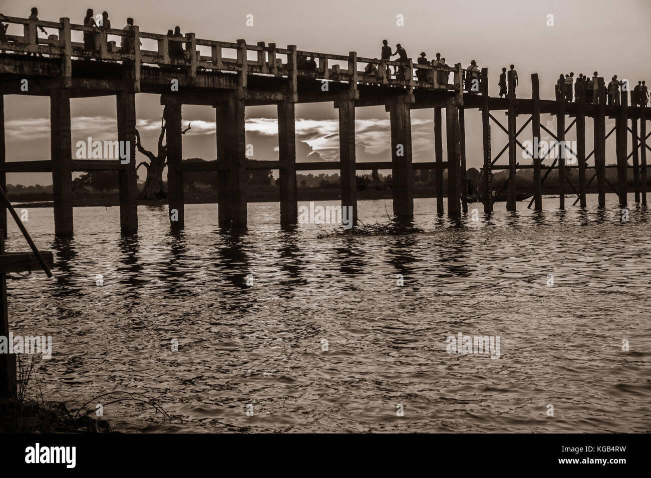 Mandalay, Myanmar - U Bein Bridge for Sunset Stock Photo - Alamy