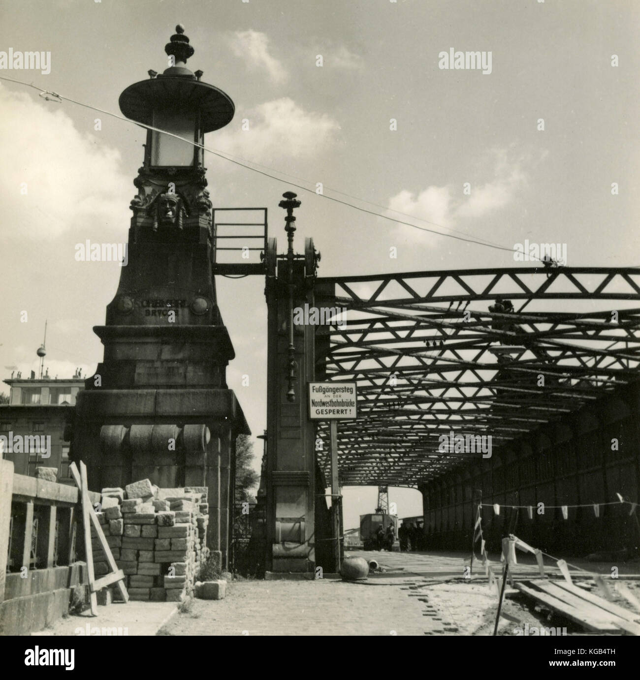 Lions Bridge, Schemerl, Nussdorf, Weir and Lock, Vienna, Austria Stock