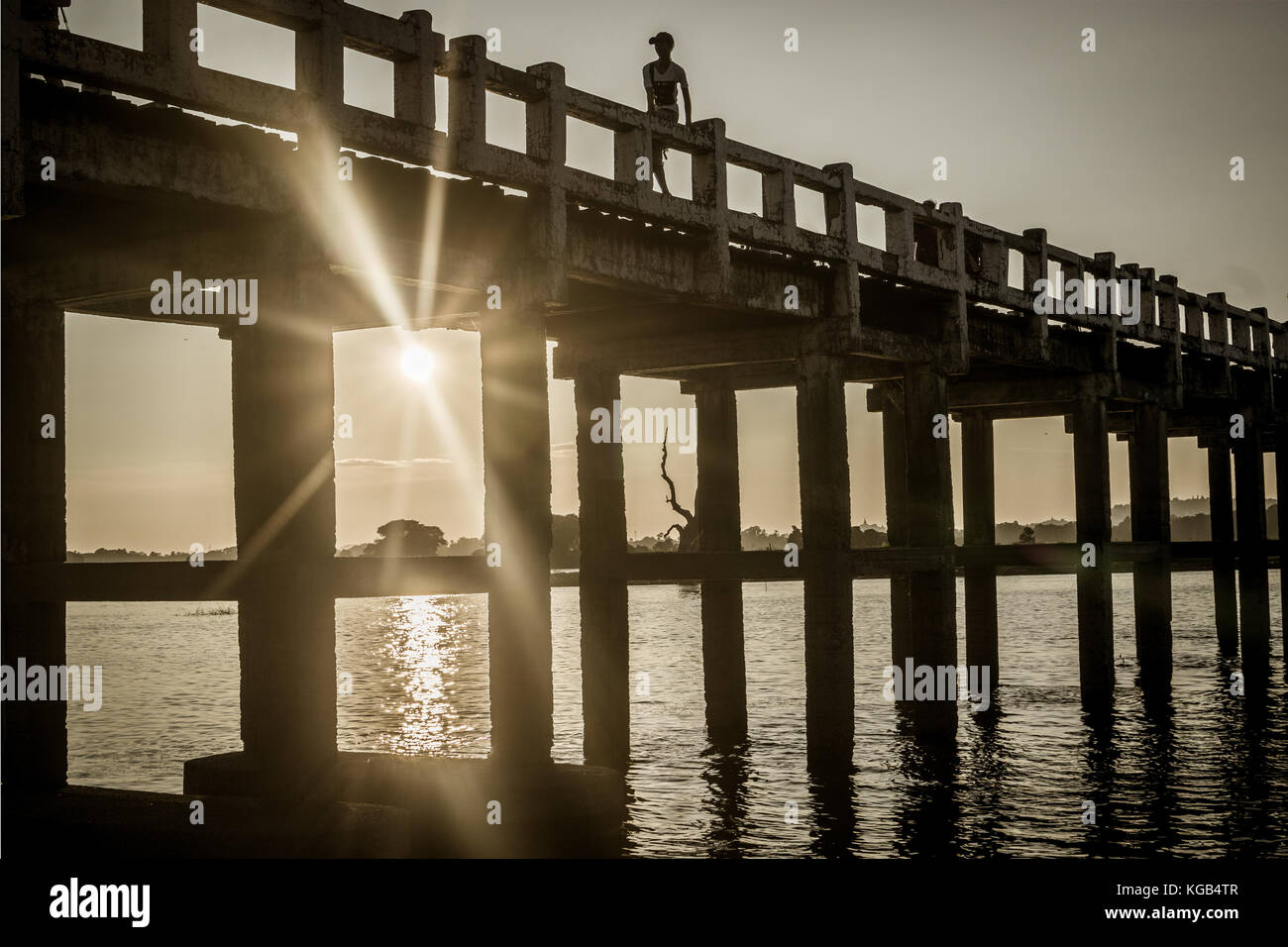 Mandalay, Myanmar - U Bein Bridge for Sunset Stock Photo - Alamy