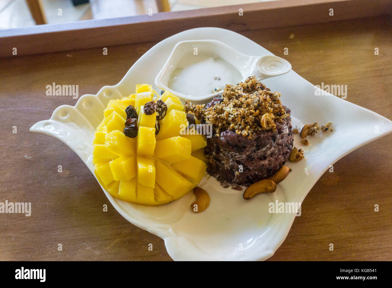 Purple Sticky Rice and Mango Stock Photo Alamy