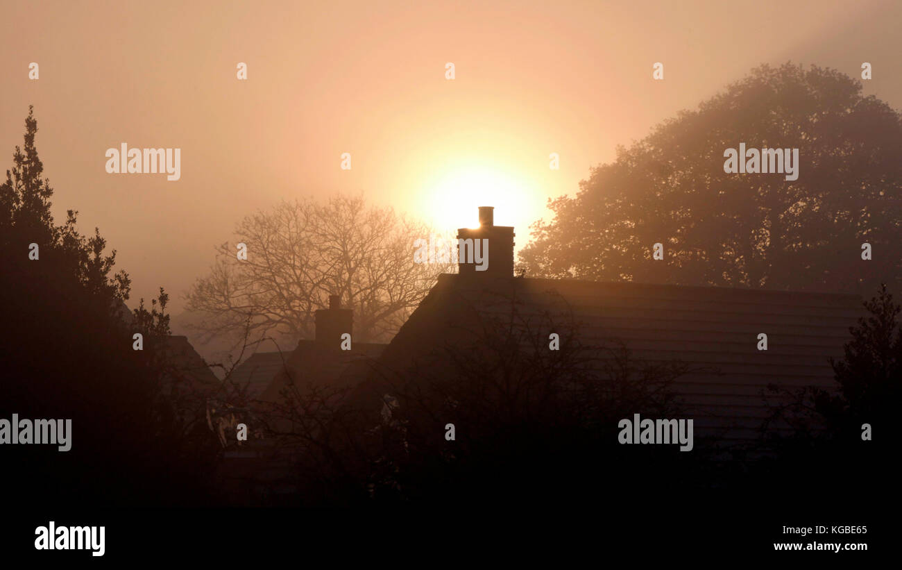 Ashbourne, Derbyshire. 6th Nov, 2017. UK Weather: misty frosty sunrise over Ashbourne Derbyshire, the gateway to the Peak District National Park, England UK Credit: Doug Blane/Alamy Live News Stock Photo