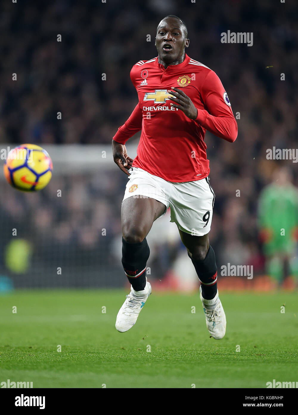 Romelu Lukaku of Manchester United CHELSEA V MANCHESTER UNITED CHELSEA V MANCHESTER UNITED, PREMIER LEAGUE 05 November 2017 GBB5036 PREMIER LEAGUE 05/11/2017 STRICTLY EDITORIAL USE ONLY. If The Player/Players Depicted In This Image Is/Are Playing For An English Club Or The England National Team. Then This Image May Only Be Used For Editorial Purposes. No Commercial Use. The Following Usages Are Also Restricted EVEN IF IN AN EDITORIAL CONTEXT: Use in conjuction with, or part of, any unauthorized audio, video, data, fixture lists, club/league logos, Betting, Games or any 'live' s Stock Photo