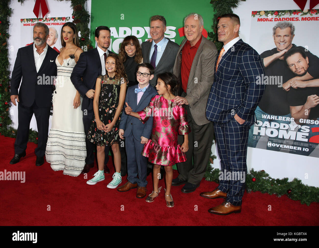 Westwood, California, USA. 4th Nov, 2017. 04 November 2017 - Westwood, California - Mel Gibson, Alessandra Ambrosio, Mark Wahlberg, Linda Cardelinni, Will Ferrell, John Lithgow, John Cena, Didi Costine, Owen Wilder Vaccaro, Scarlett Esteves. ''Daddy's Home 2'' Los Angeles Premiere held at Regency Village Theatre. Photo Credit: F. Sadou/AdMedia Credit: F. Sadou/AdMedia/ZUMA Wire/Alamy Live News Stock Photo