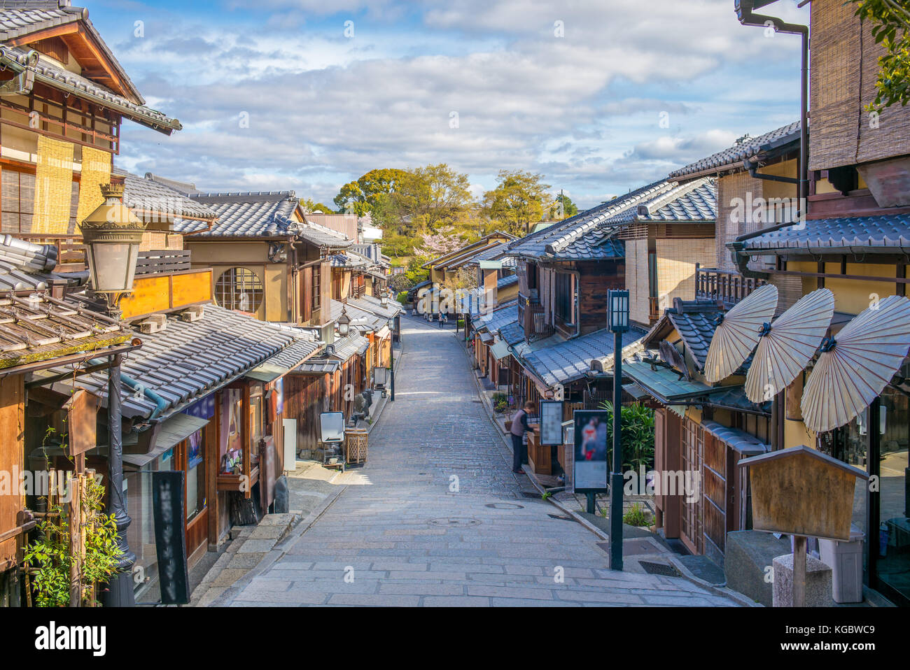 Street View Of Kyoto In Spring Time Stock Photo Alamy