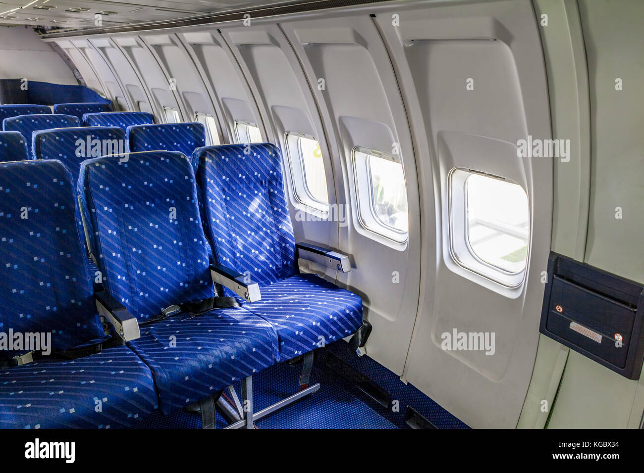 Commercial aircraft cabin rows hi-res stock photography and images - Alamy