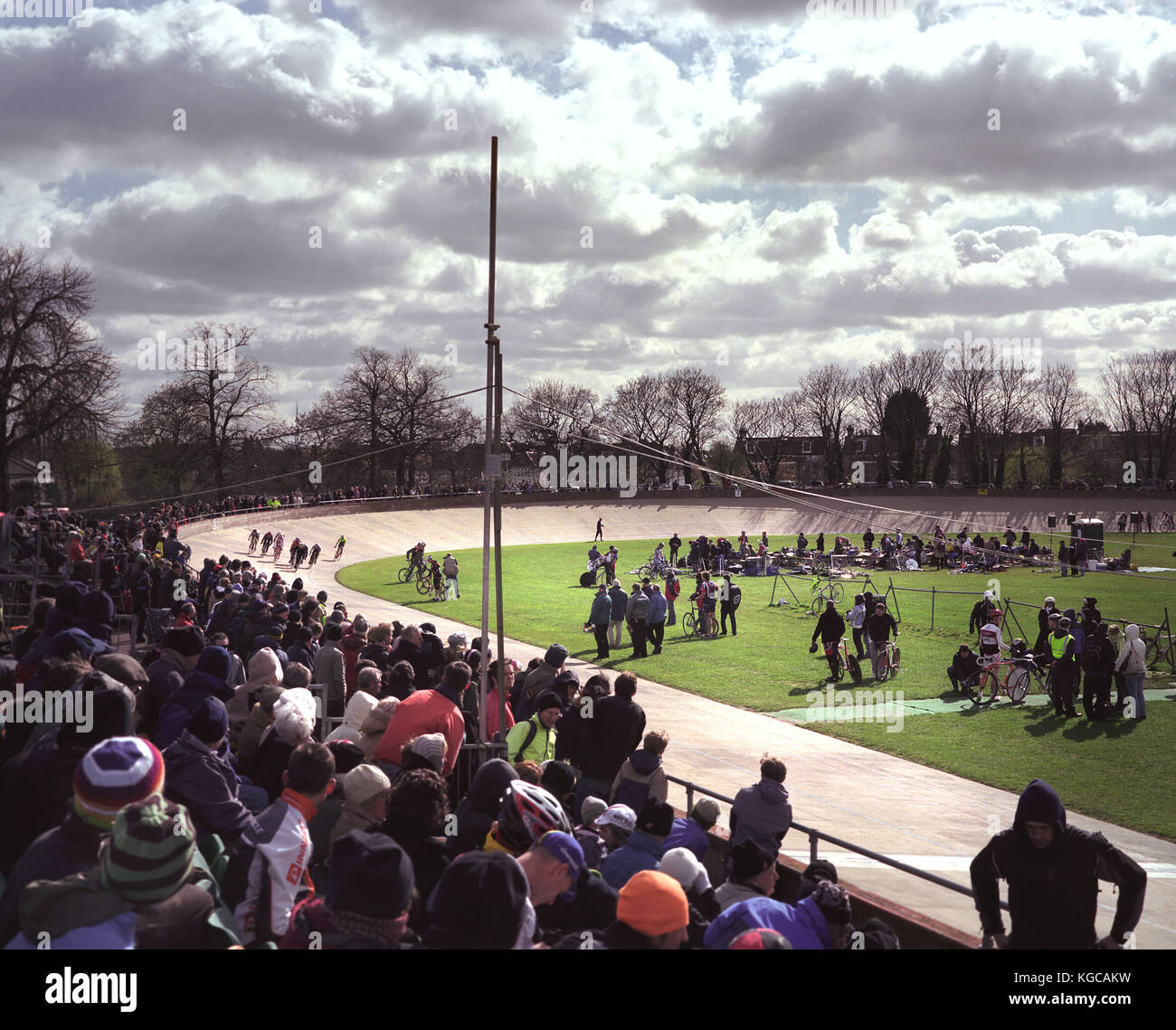 Cyclists take part in the traditional Good Friday Meeting at the famous Herne Hill Velodrome. The first Good Friday Track Meeting, organised by the So Stock Photo