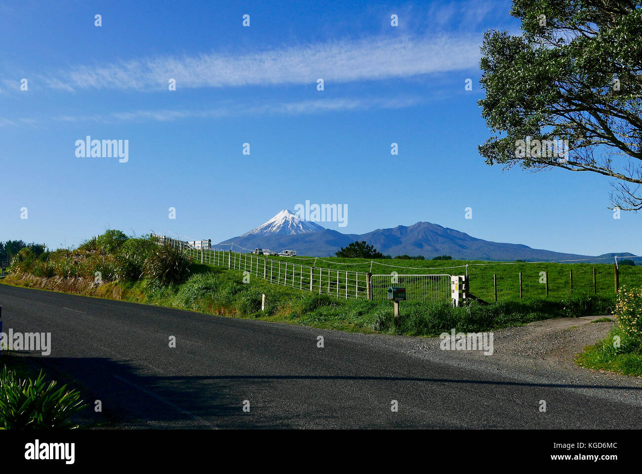 Mt taranaki hires stock photography and images Alamy