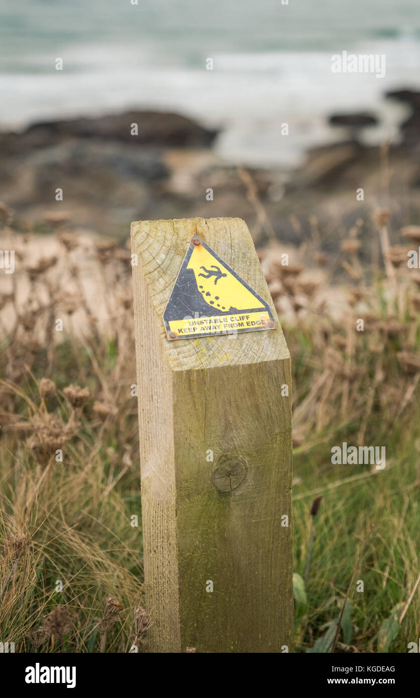 Danger warning sign coastal erosion hi-res stock photography and images ...