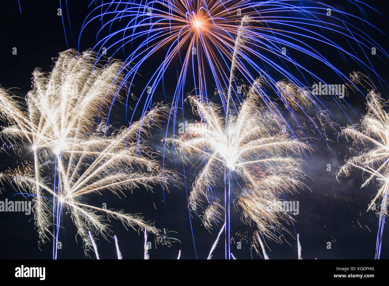 Kenilworth castle fireworks hires stock photography and images Alamy