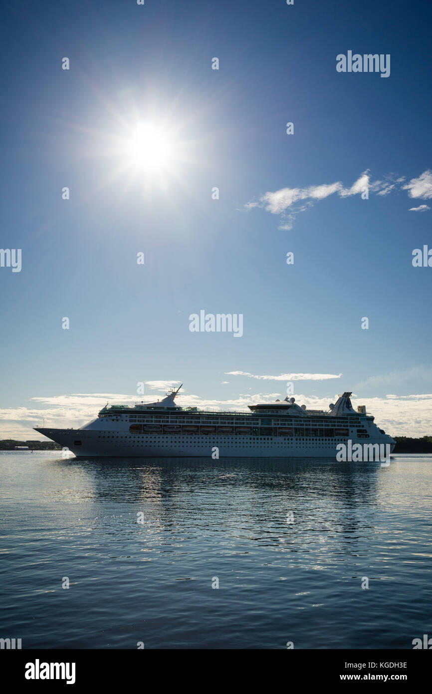 Royal Caribbean's cruise ship "Grandeur of the Seas" entering Halifax