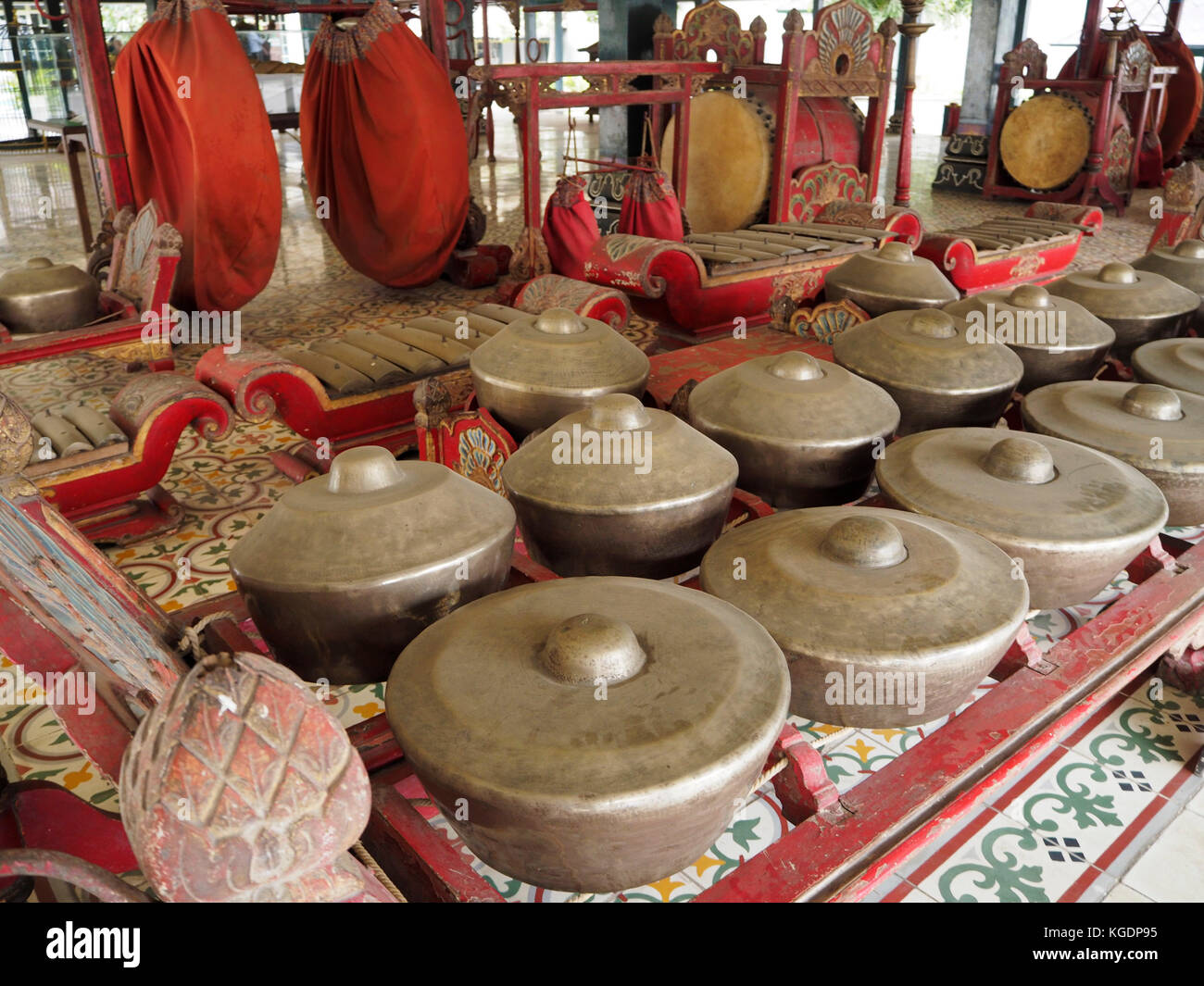 Gamelan musical instrument at the Kraton in Jogjakarta, Central Java,  Indonesia Stock Photo - Alamy