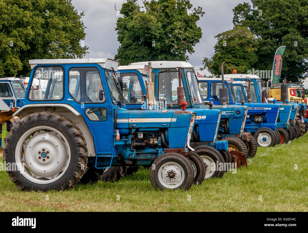 Ford 4000 tractor hires stock photography and images Alamy