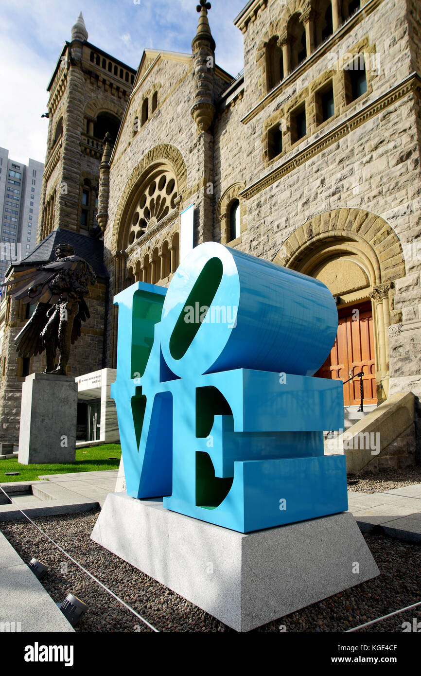 Montreal,Canada,7 November,2017. Art sculpture LOVE Blue Green next to the Bourgie concert hall on Sherbrooke street.Credit:Mario Beauregard/Alamy Liv Stock Photo