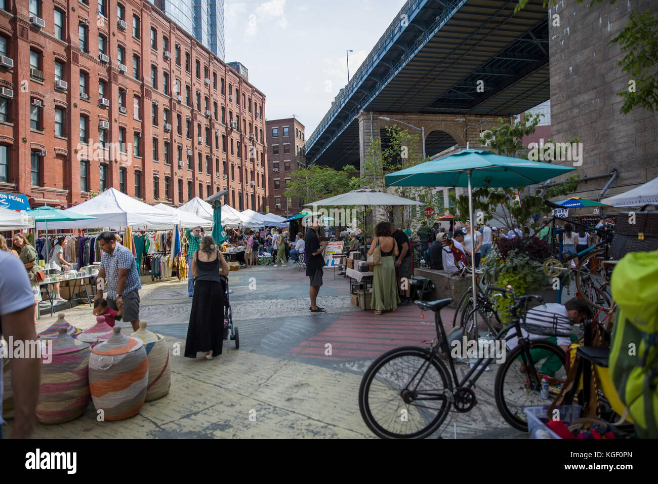 Flea markets in new york hires stock photography and images Alamy