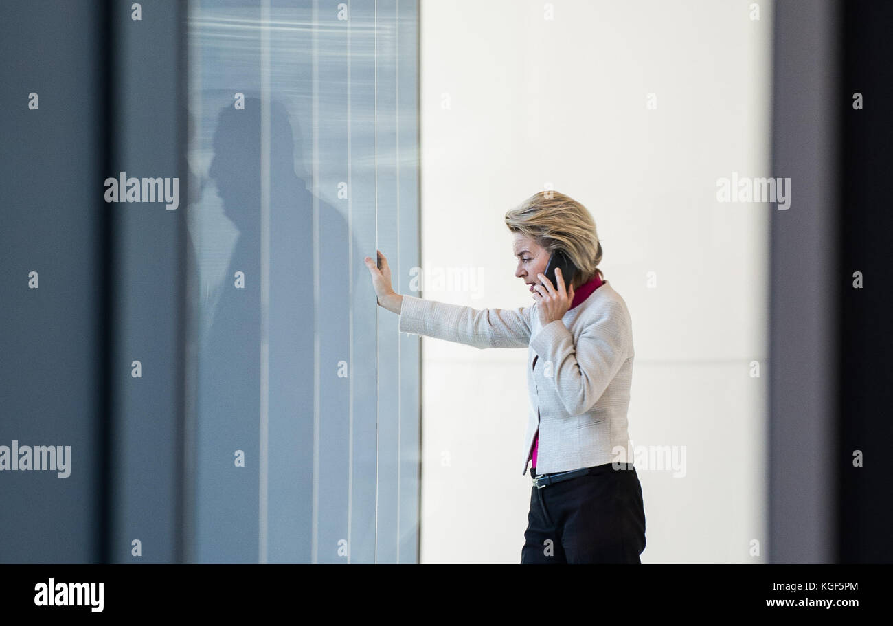 Berlin, Germany. 07th Nov, 2017. Defence Minister Ursula von der Leyen on the phone during ongoing exploratory talks by the CDU, CSU, FDP and Alliance 90/The Greens at the Bundestag (Federal Legislature) in Berlin, Germany, 07 November 2017. Credit: Silas Stein/dpa/Alamy Live News Stock Photo