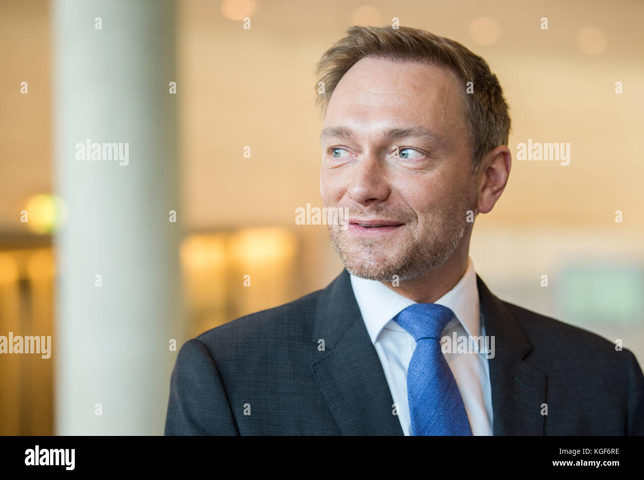Berlin, Germany. 07th Nov, 2017. FDP Chairman Christian Lindner standing in the Bundestag (Federal Legislature) after a further round of the ongoing exploratory talks by the CDU, CSU, FDP and Alliance 90/The Greens in Berlin, Germany, 07 November 2017. Credit: Silas Stein/dpa/Alamy Live News Stock Photo