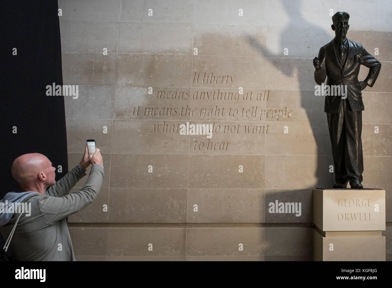 London, UK. 7 November 2017. A statue of author Orwell is