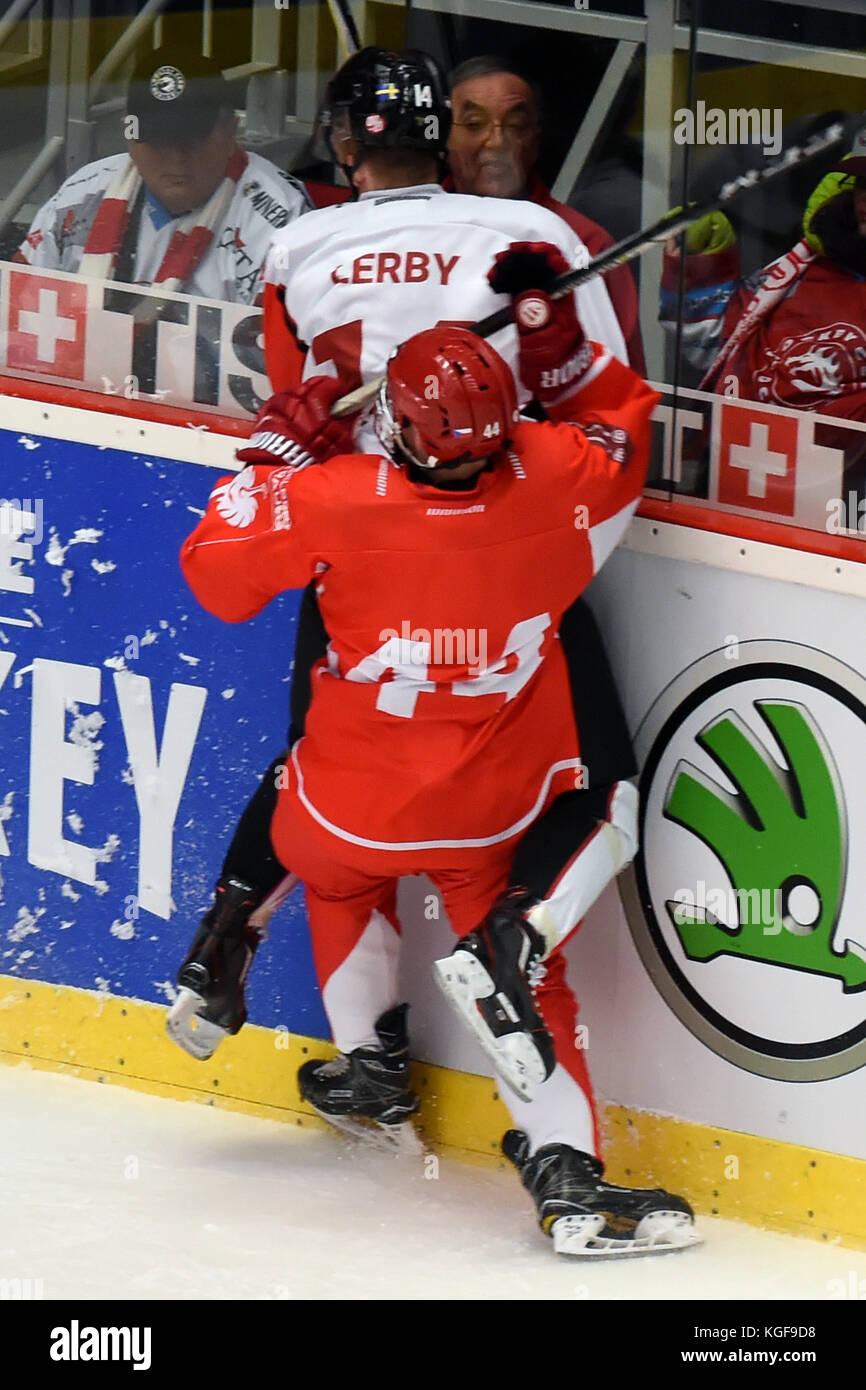 Trinec, Czech Republic. 07th Nov, 2017. Adam Raska of Trinec (in red ...