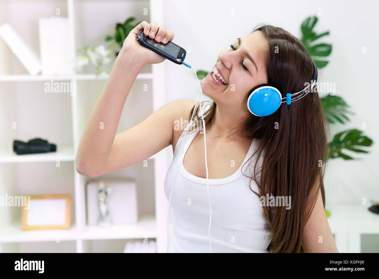 музыка которую сейчас слушают подростки