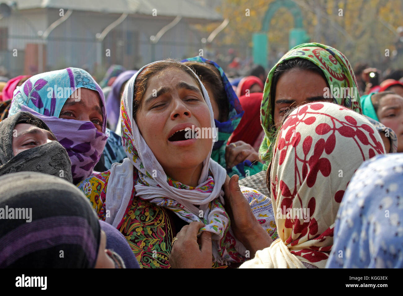 Pulwama, India. 07th Nov, 2017. A Kashmiri woman mourns the death of Waseem Ahmad a local militant in Drabgam, Pulwama some 45 kilometers from Srinagar the summer capital of Indian controlled Kashmir on November 07, 2017.Three militants and an Indian army soldier were killed in a gun-battle between militants and government forces in Aglar Kandi area of south Kashmir's Pulwama, Police reports. Credit: Faisal Khan/Pacific Press/Alamy Live News Stock Photo