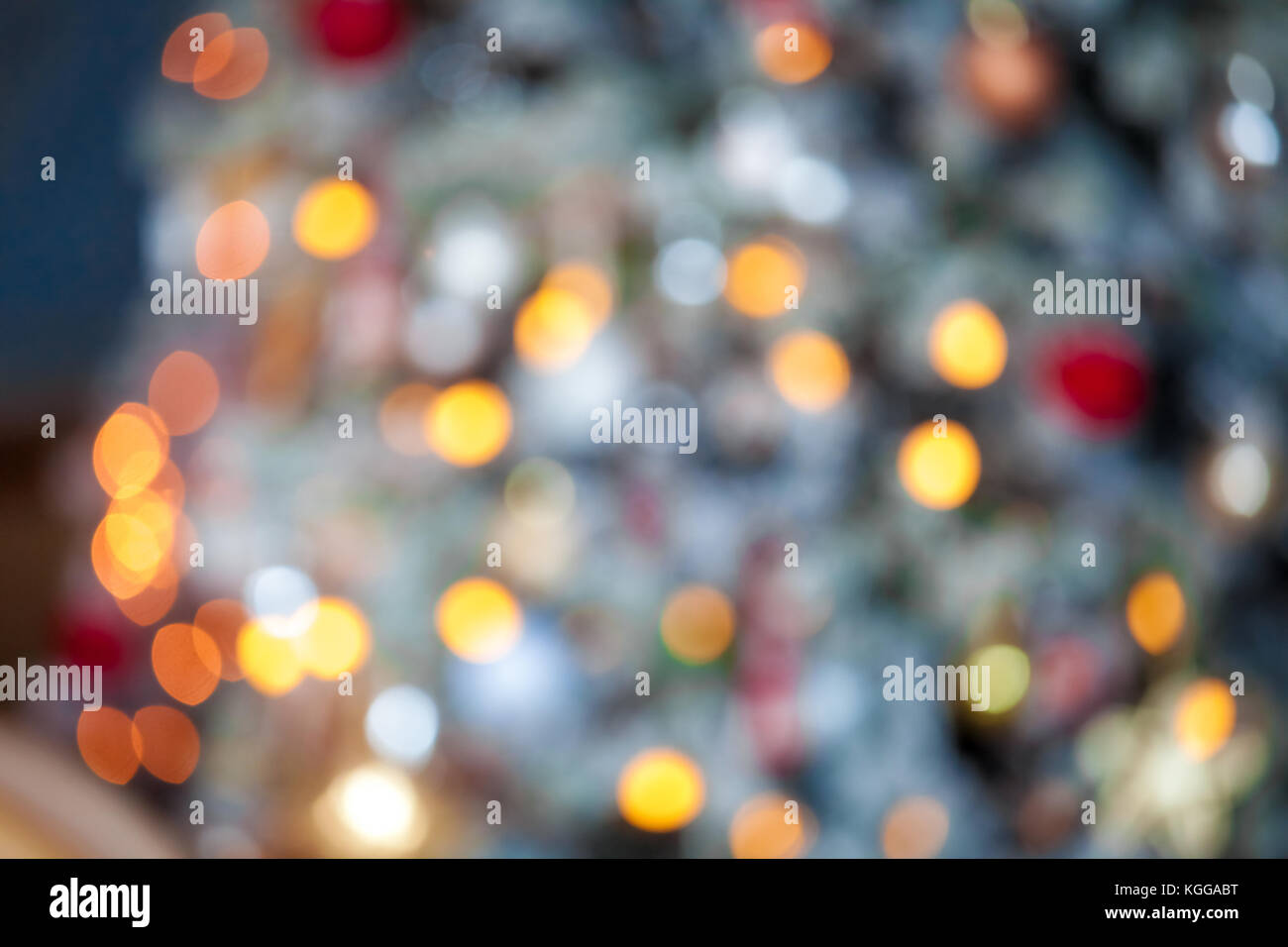 Christmas lights background with bokeh effect, defocused new year ...