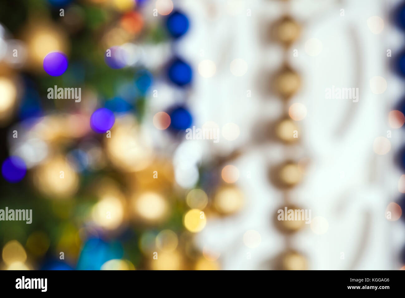 Christmas lights background with bokeh effect, defocused new year ...
