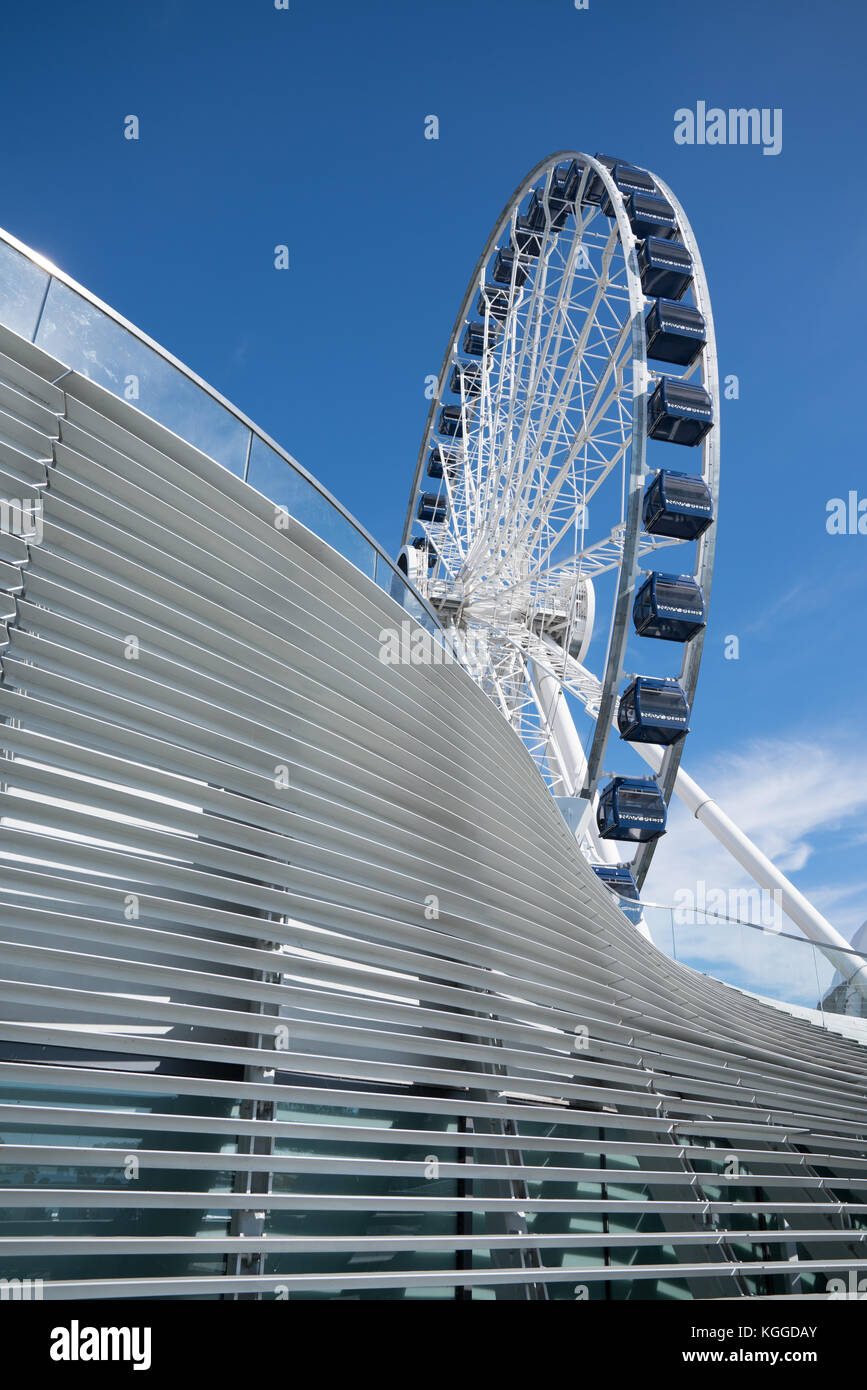 CHICAGO - SEPTEMBER 18: Curved architectural design leading to the Chicago Navy Pier ferris wheel Stock Photo