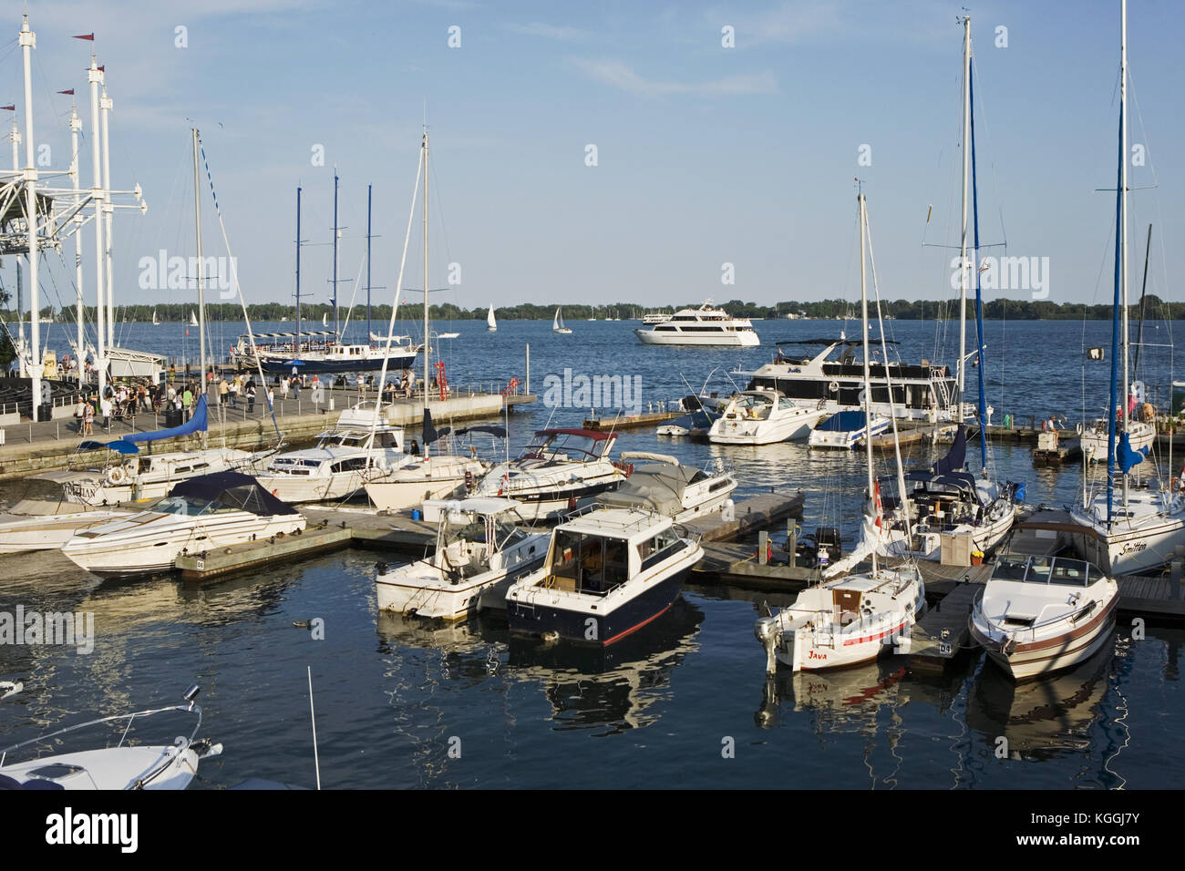 17134, Toronto, Ontario, lake, ship, boat, yacht, Queens Quay Marina