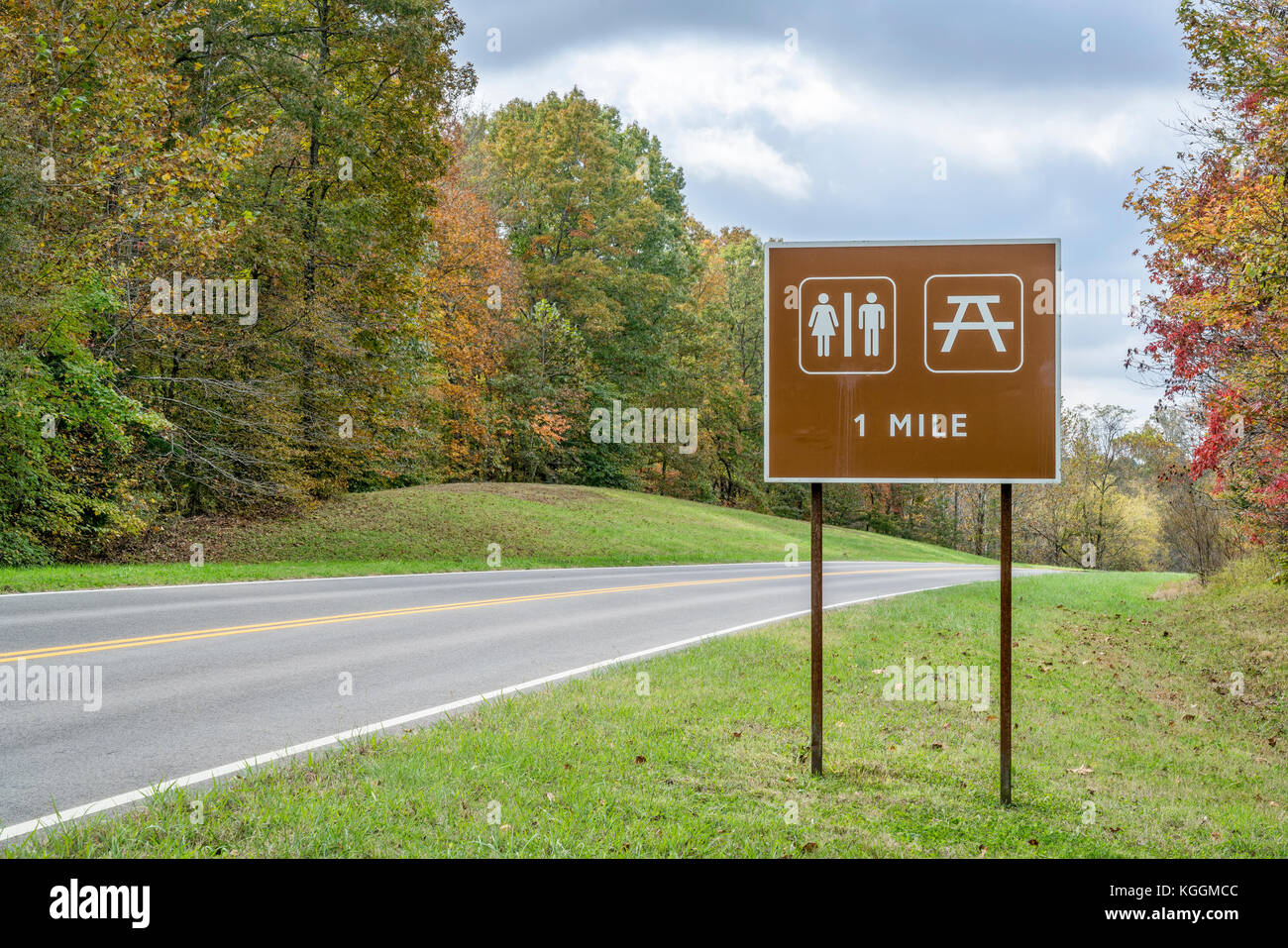 restrooms and picnic sign along Natchez Trace Parkway in Tennessee, fall colors in late October Stock Photo