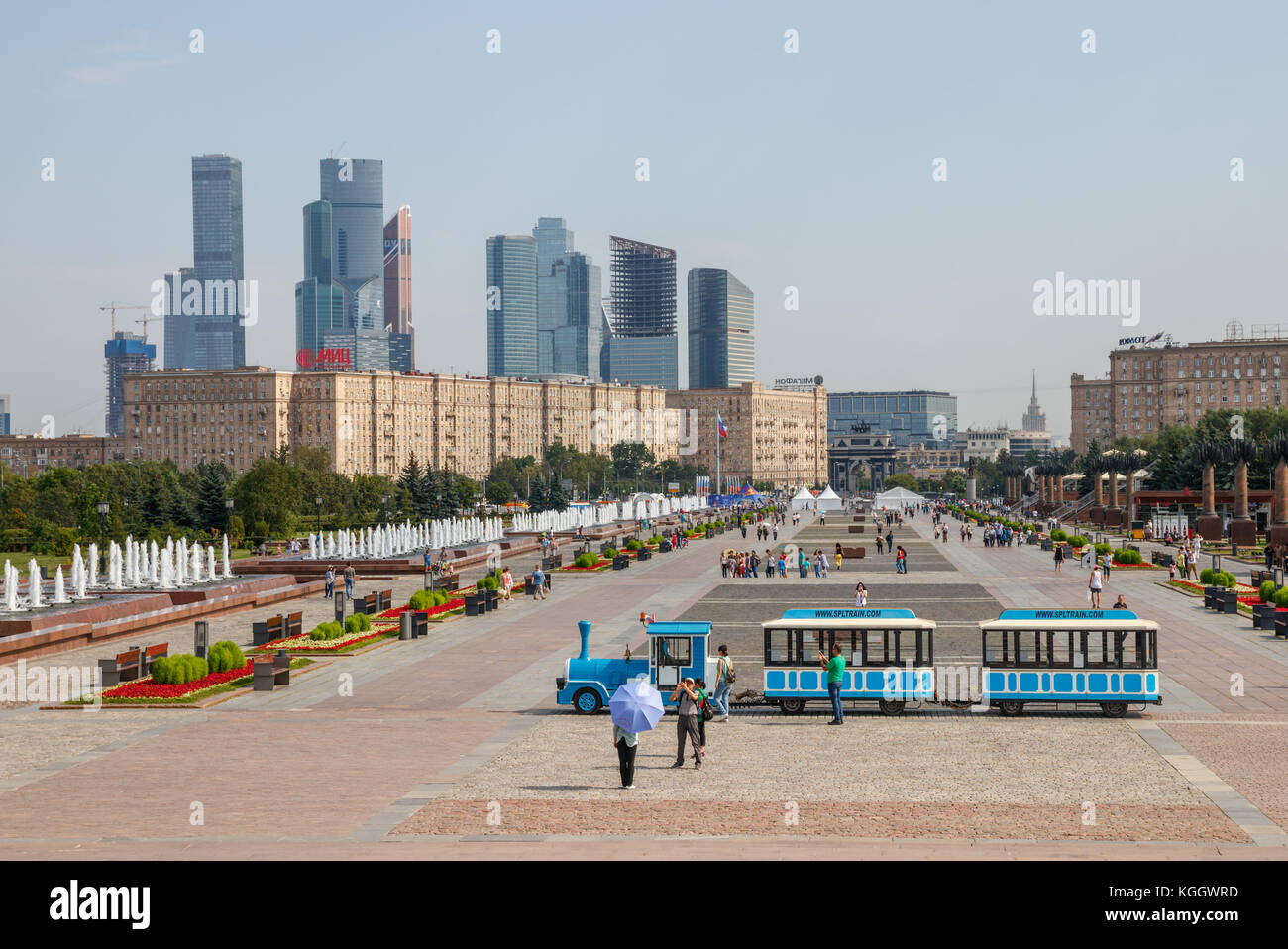 Poklonnaya Hill, Kutuzovsky Prospekt with residential buildings and the Moscow International Business Center (MIBC) at the background. Moscow, Russia. Stock Photo