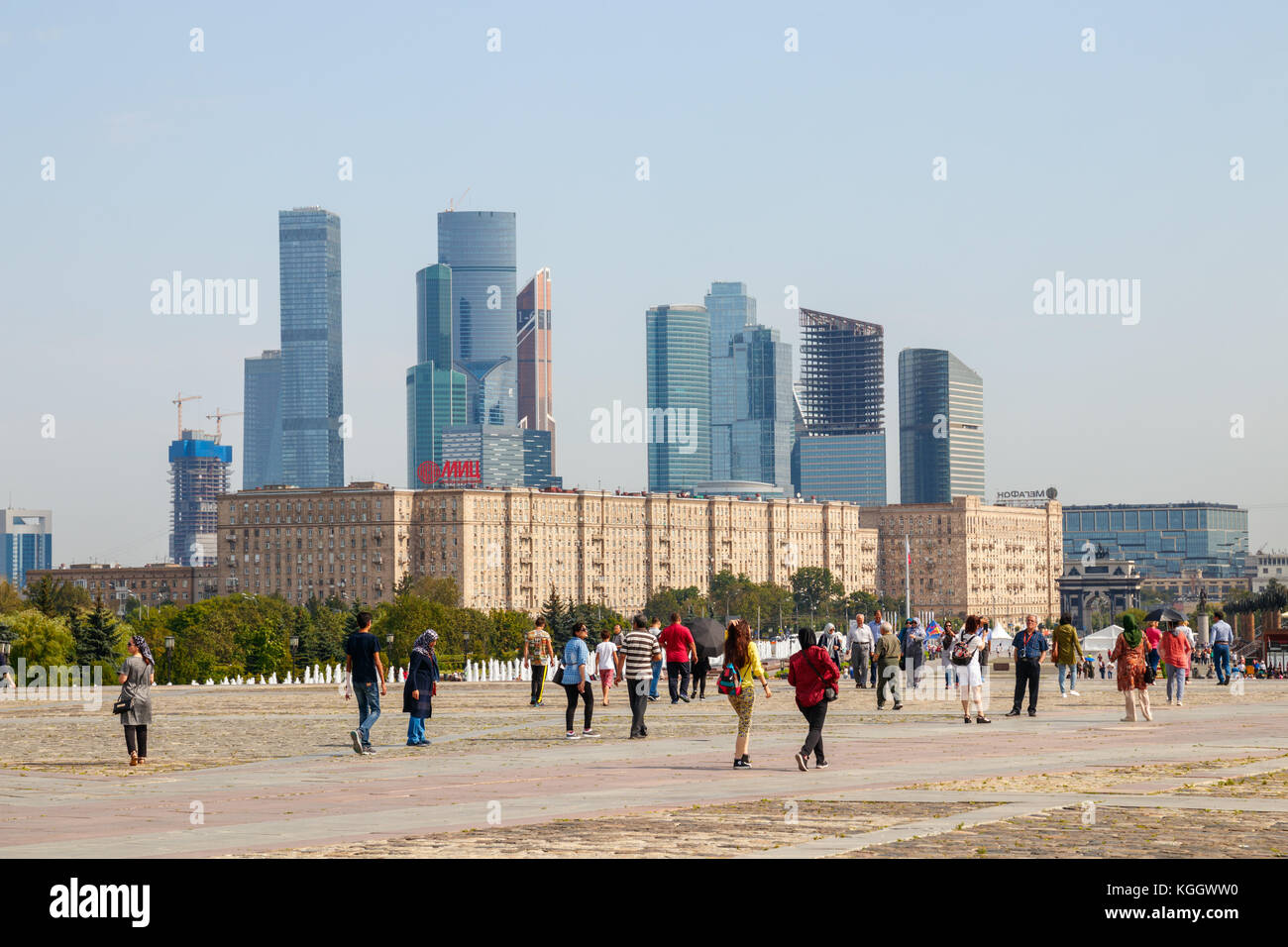 Poklonnaya Hill, Kutuzovsky Prospekt with residential buildings and the Moscow International Business Center (MIBC) at the background. Moscow, Russia. Stock Photo