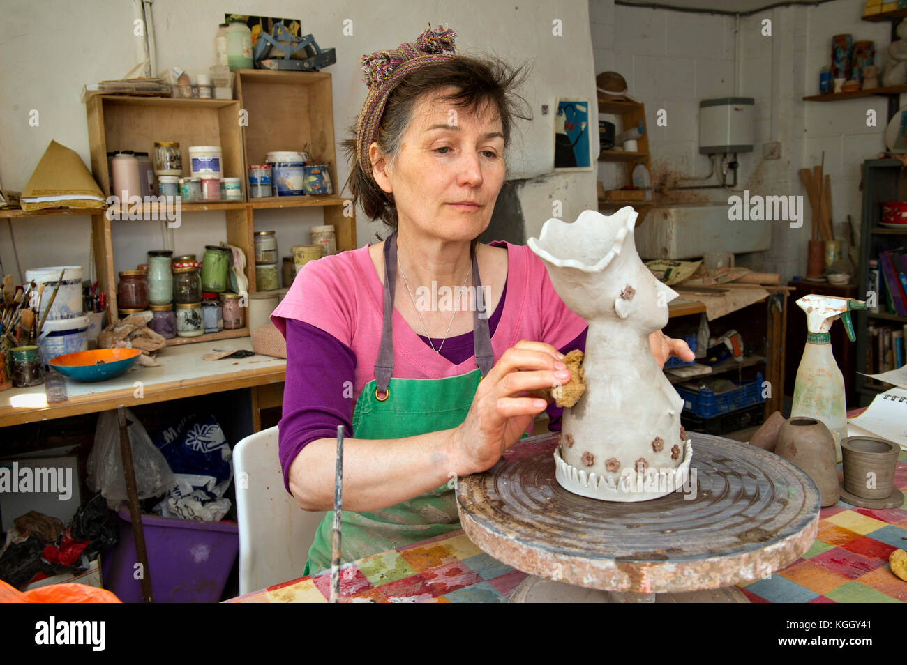 Ceramicist Alison Potter Stock Photo Alamy
