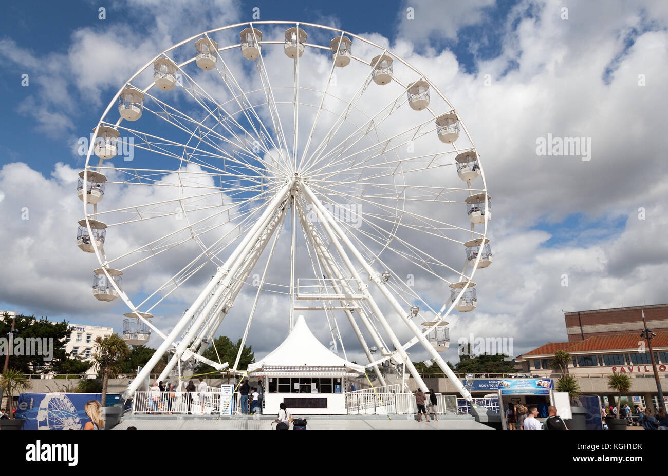 Bournemouth giant ferris wheel hires stock photography and images Alamy
