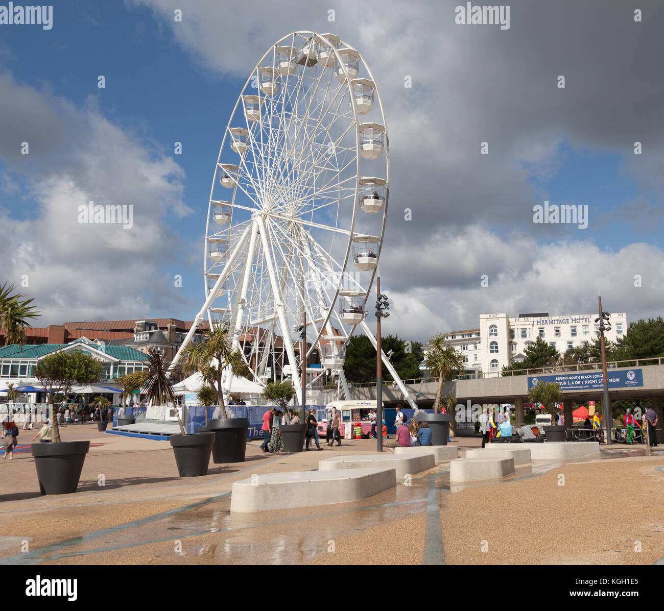 Bournemouth giant ferris wheel hires stock photography and images Alamy