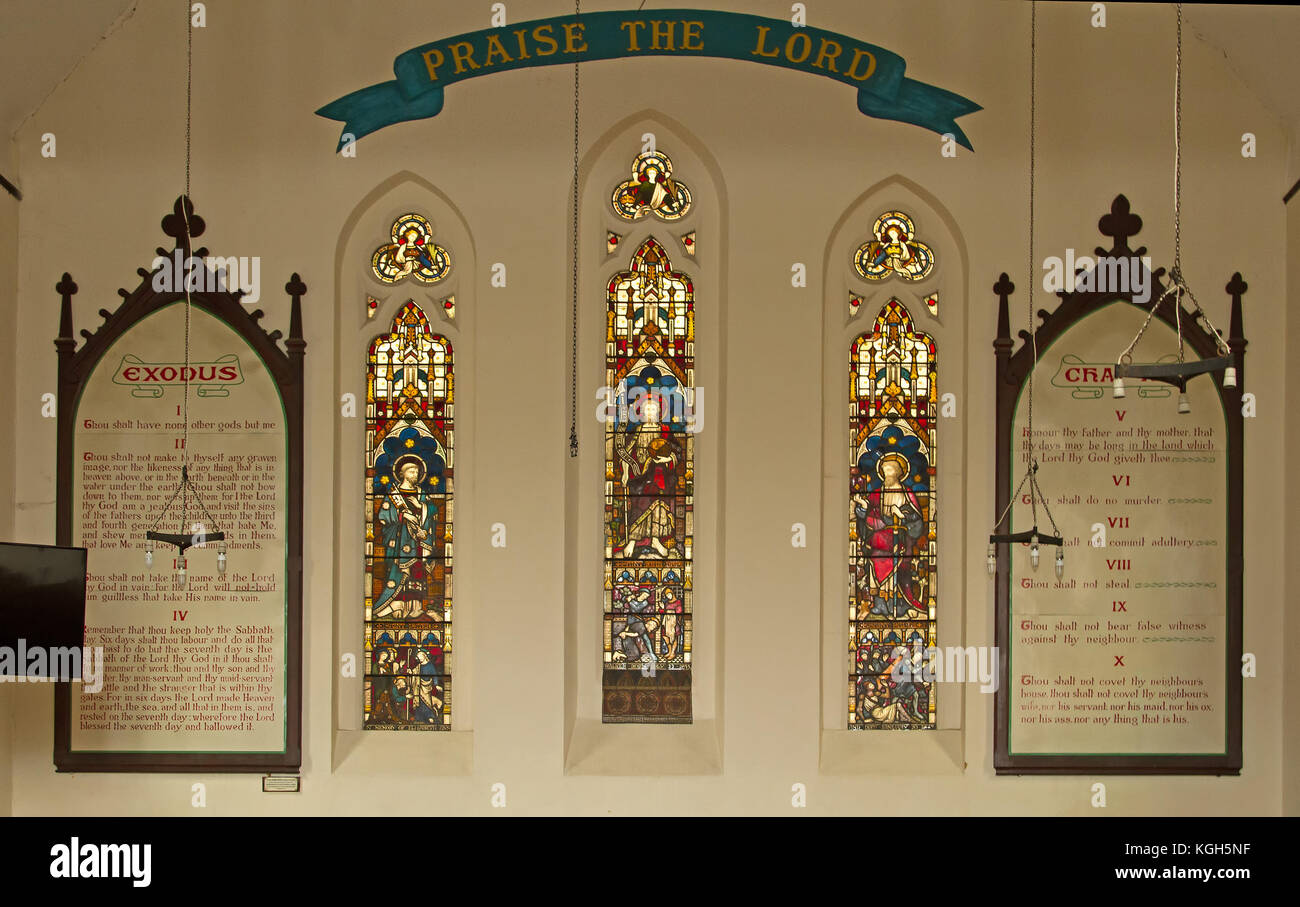 Mariners Church in historic Gloucester Docks Stock Photo Alamy